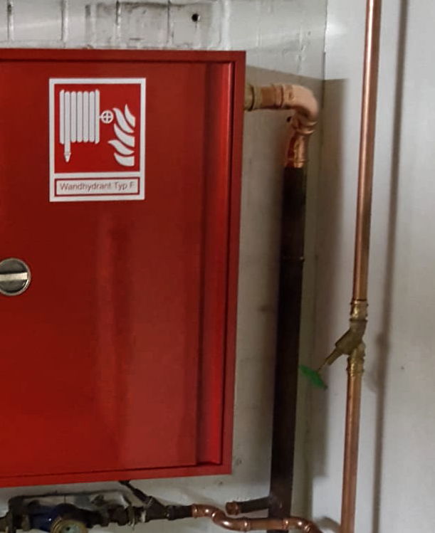 Wandhydrant mit Leitung
